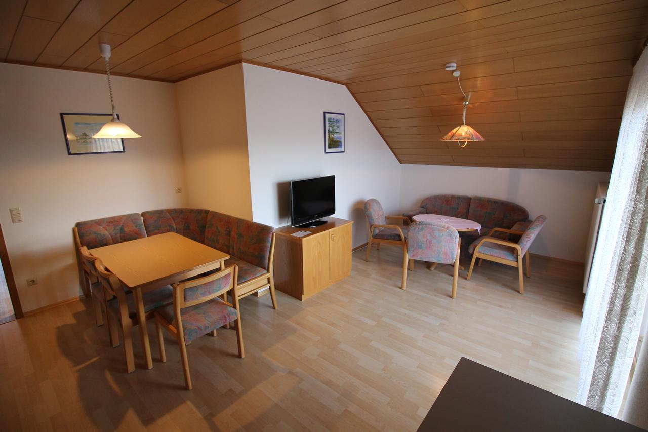 Gasthaus Und Ferienwohnungen Zum Engel Waldbrunn  Værelse billede
